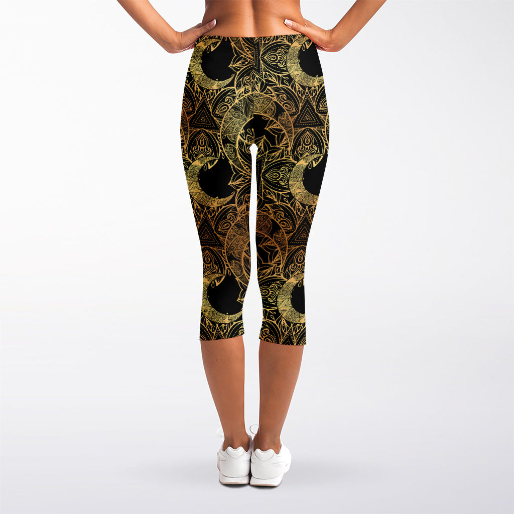 Black And Gold Celestial Pattern Print Women's Capri Leggings