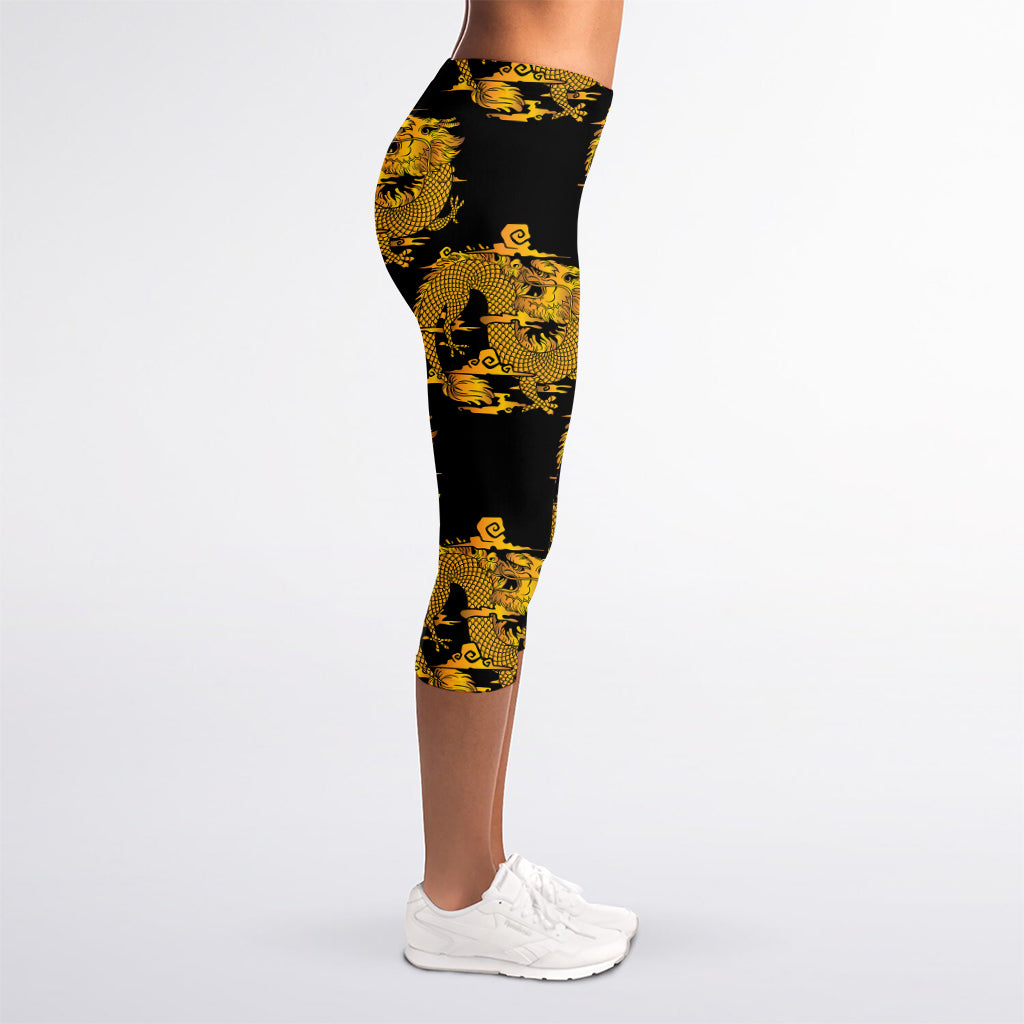 Black And Gold Dragon Pattern Print Women's Capri Leggings