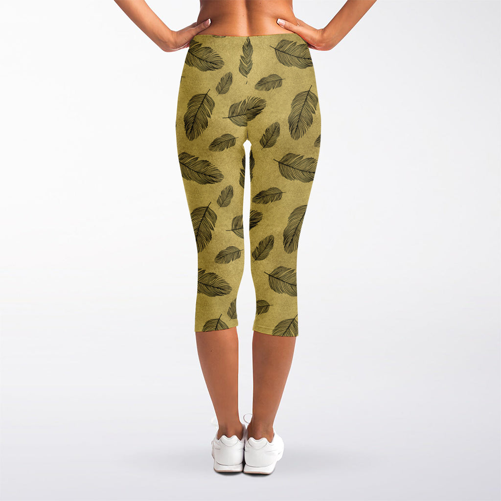 Black And Gold Feather Pattern Print Women's Capri Leggings