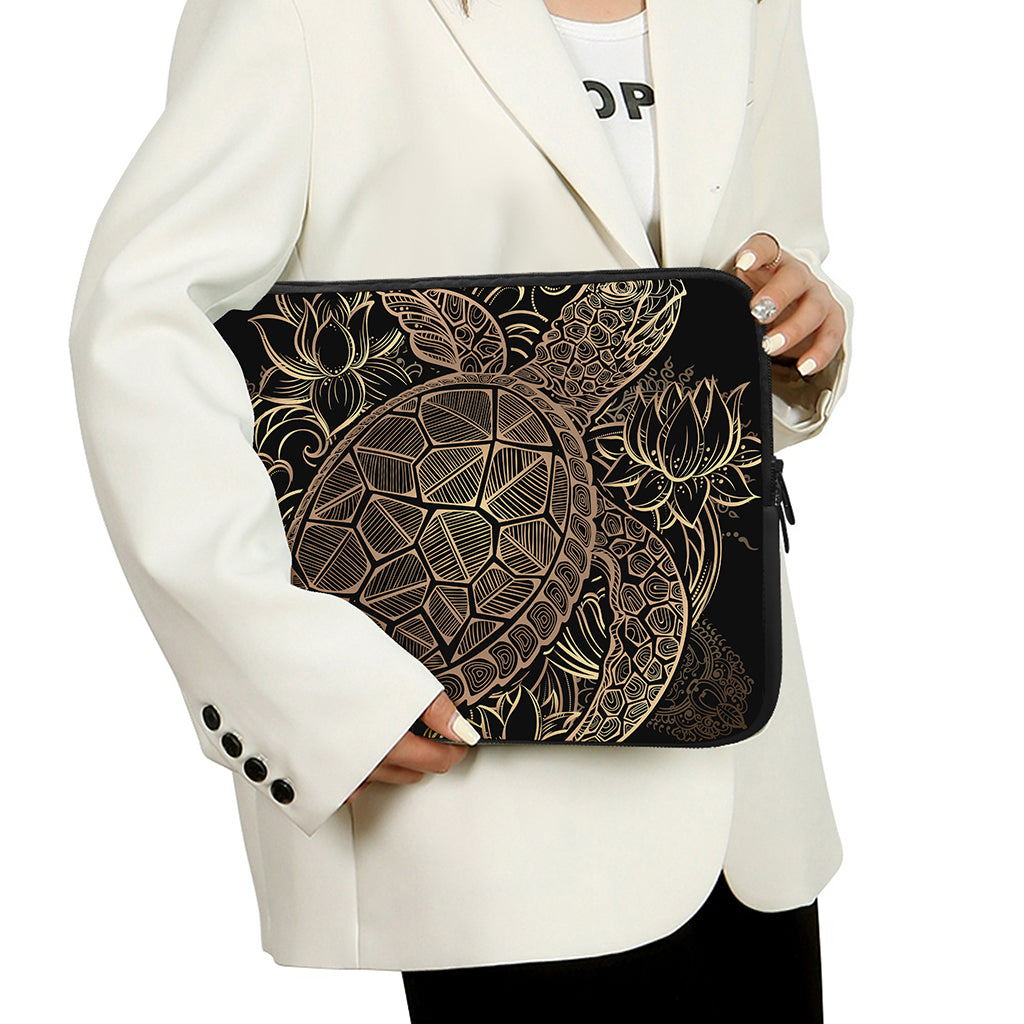Black And Gold Sea Turtle Print Laptop Sleeve