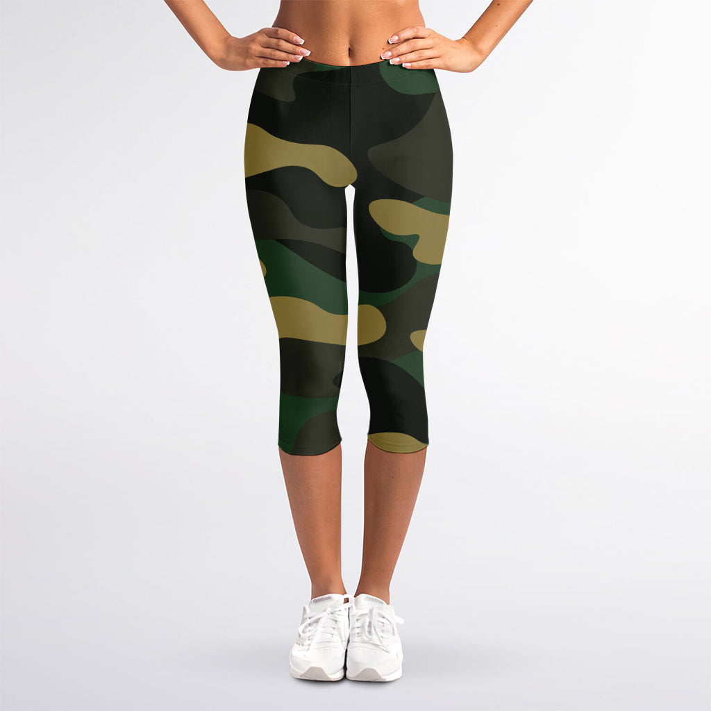 Black And Green Camouflage Print Women's Capri Leggings