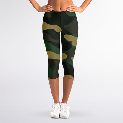 Black And Green Camouflage Print Women's Capri Leggings