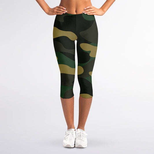 Black And Green Camouflage Print Women's Capri Leggings