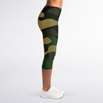Black And Green Camouflage Print Women's Capri Leggings