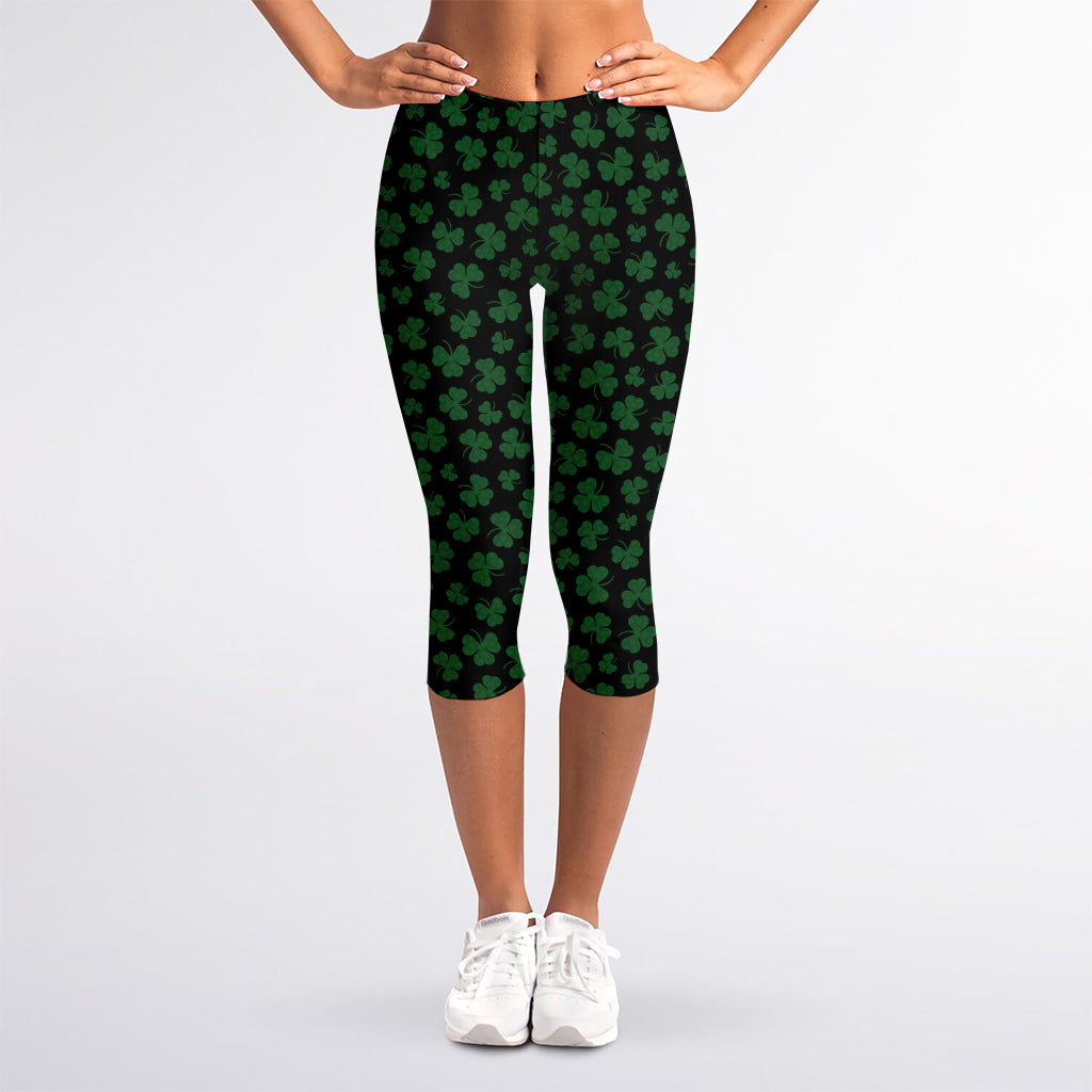 Black And Green Shamrock Pattern Print Women's Capri Leggings