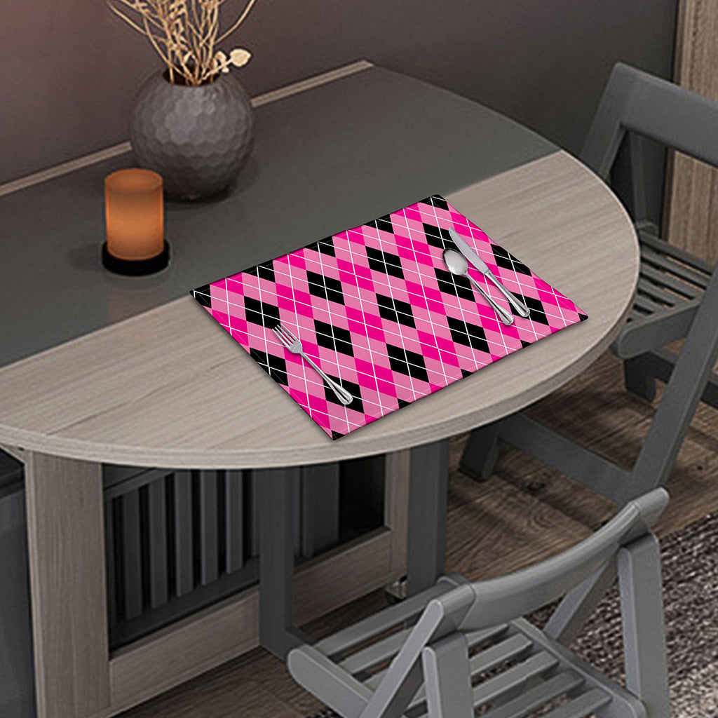 Black And Pink Argyle Pattern Print Placemat