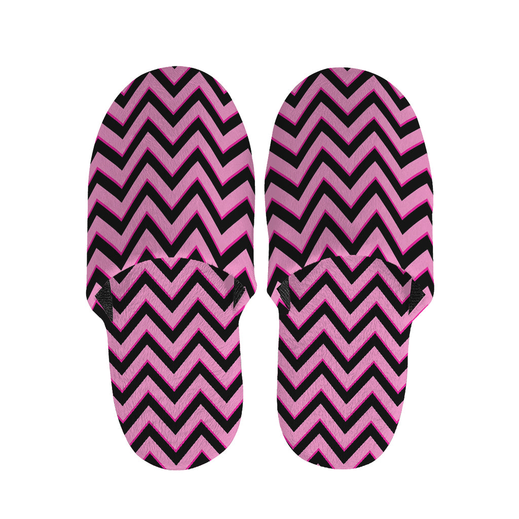 Black And Pink Chevron Pattern Print Slippers