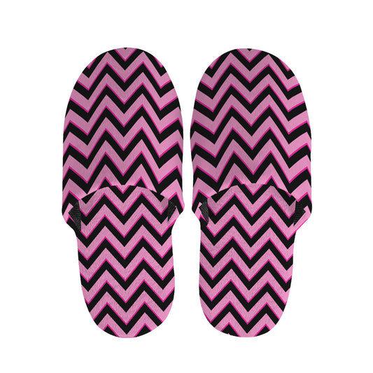Black And Pink Chevron Pattern Print Slippers