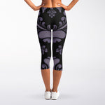 Black And Purple Damask Pattern Print Women's Capri Leggings