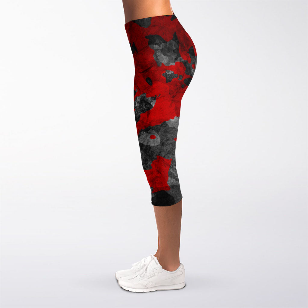 Black And Red Camouflage Print Women's Capri Leggings
