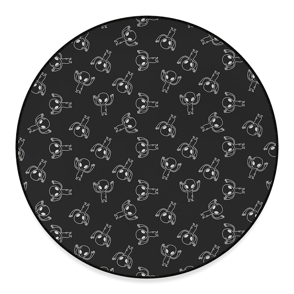 Black And White Alien Print Round Floor Mat