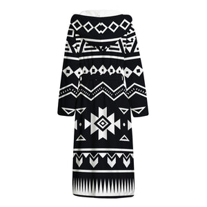 Black And White Aztec Pattern Print Hooded Bathrobe