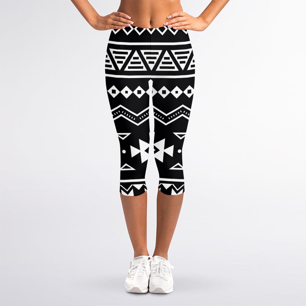 Black And White Aztec Pattern Print Women's Capri Leggings