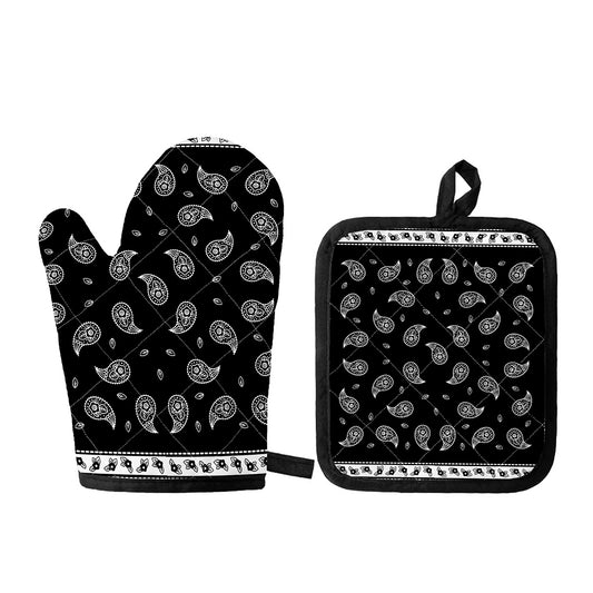 Black And White Bandana Print Oven Mitt And Pot Holder Set