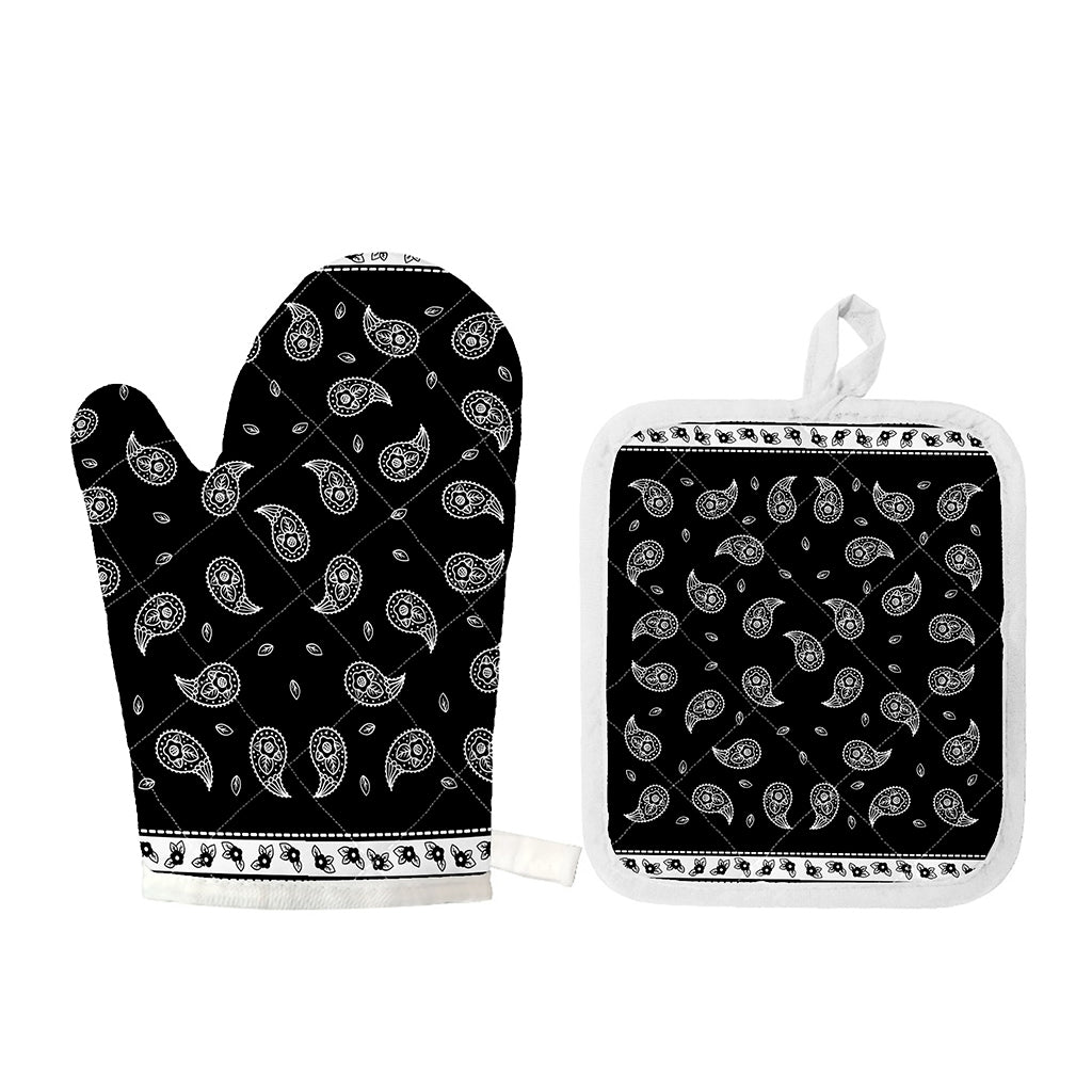 Black And White Bandana Print Oven Mitt And Pot Holder Set