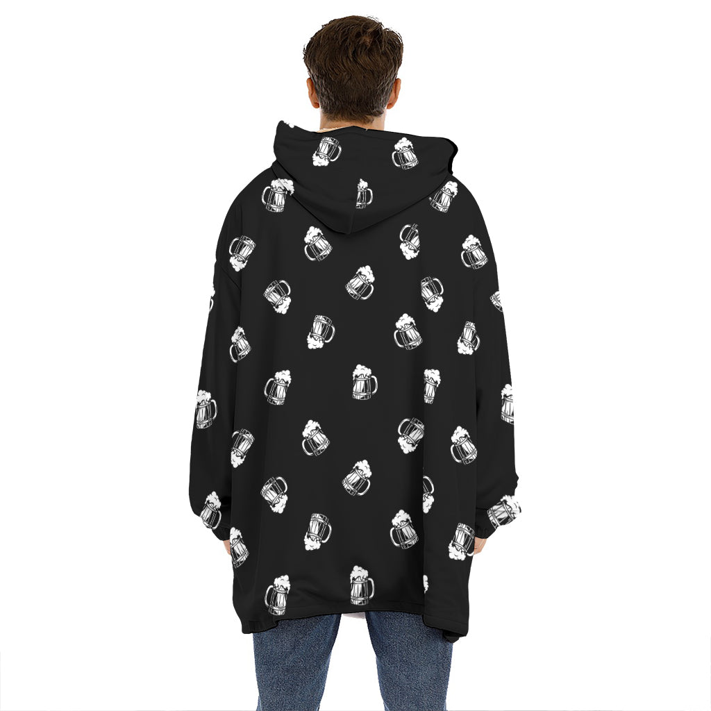 Black And White Beer Pattern Print Hoodie Blanket