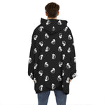 Black And White Beer Pattern Print Hoodie Blanket