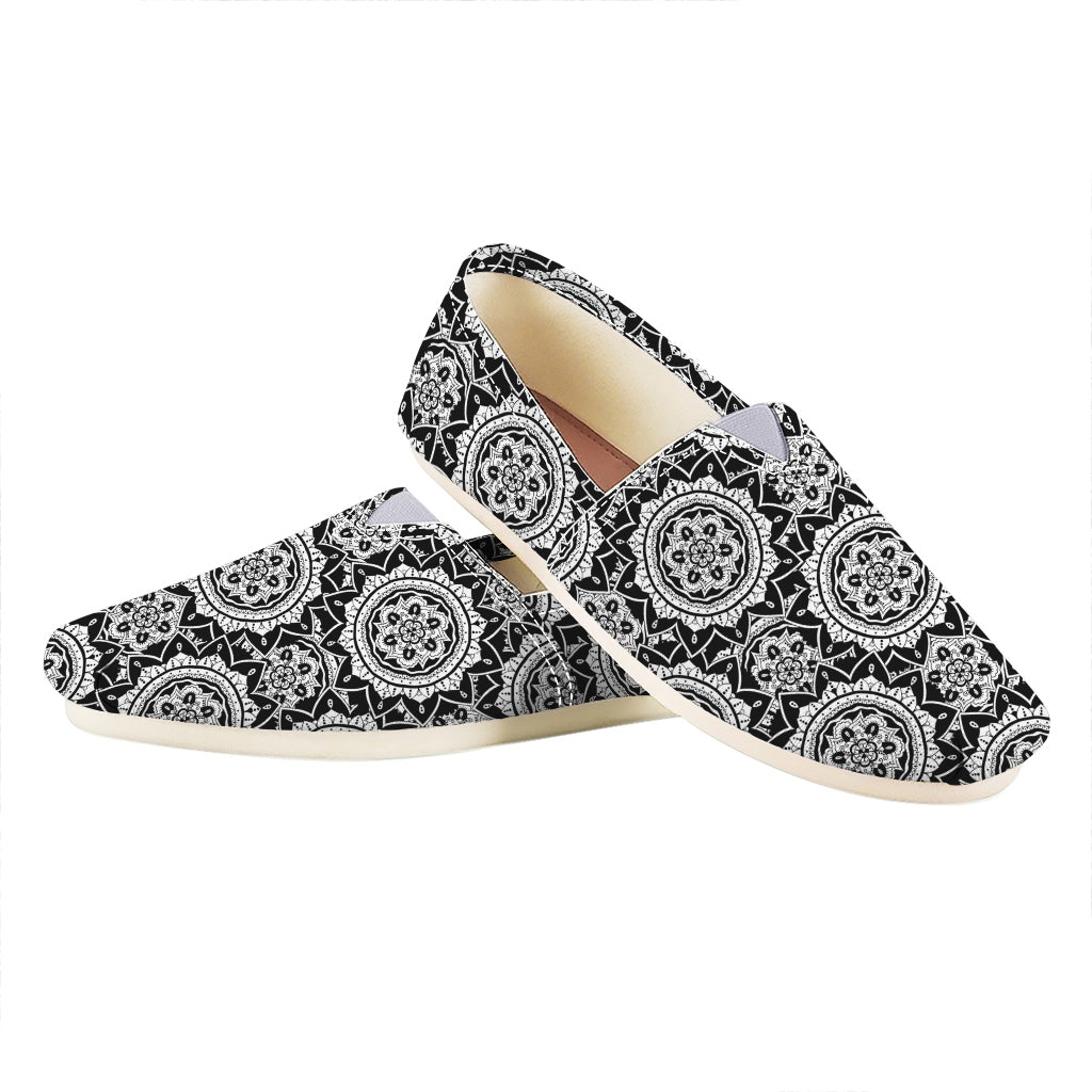 Black And White Boho Mandala Print Casual Shoes