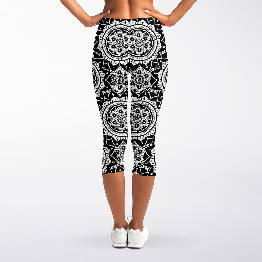Black And White Boho Mandala Print Women's Capri Leggings