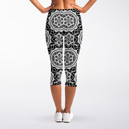 Black And White Boho Mandala Print Women's Capri Leggings