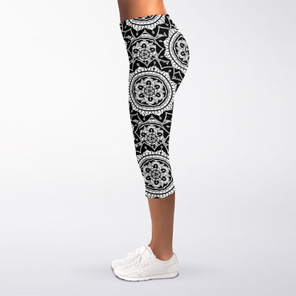 Black And White Boho Mandala Print Women's Capri Leggings