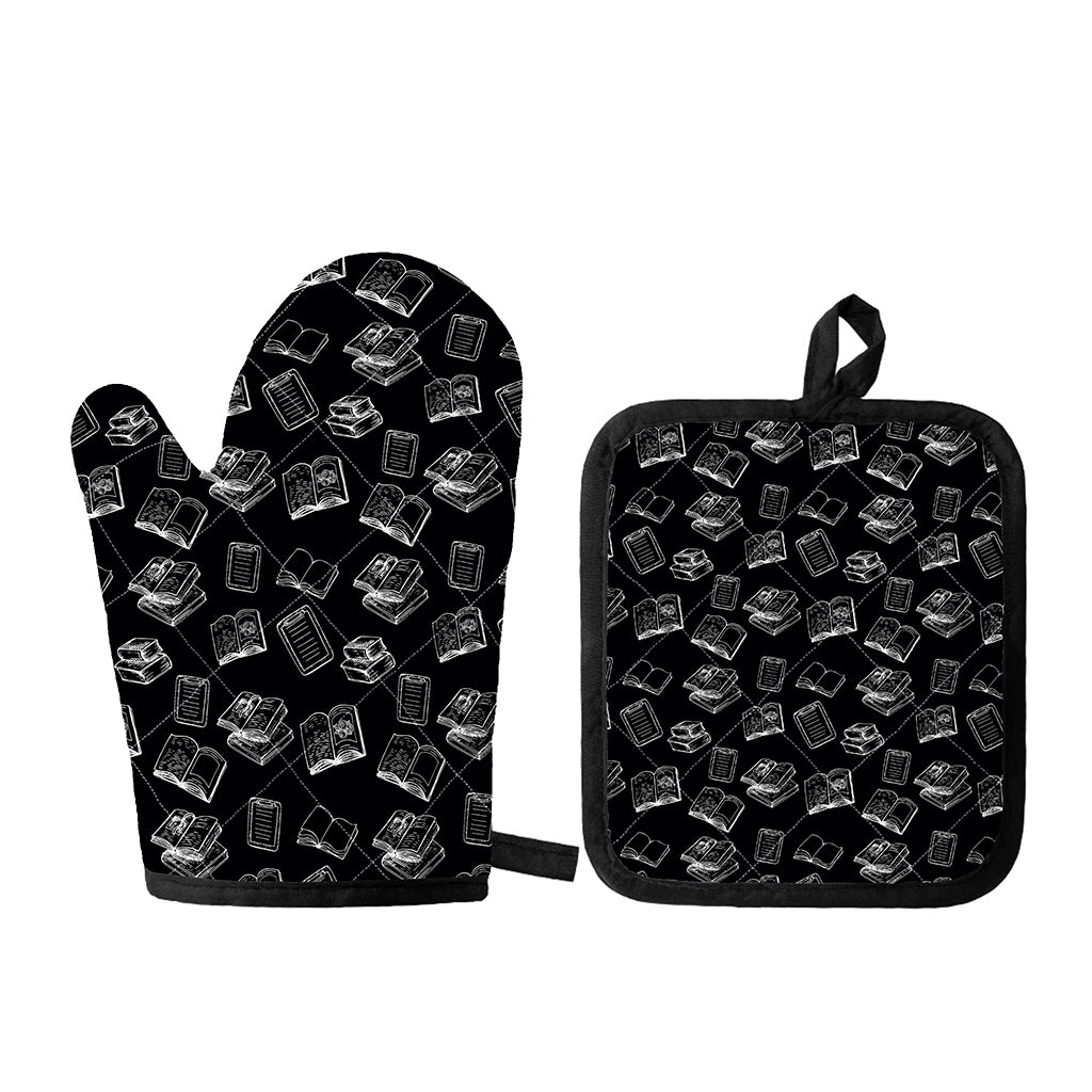 Black And White Books Pattern Print Oven Mitt And Pot Holder Set