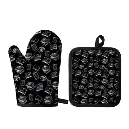 Black And White Books Pattern Print Oven Mitt And Pot Holder Set