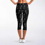 Black And White Carrot Pattern Print Women's Capri Leggings