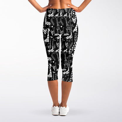 Black And White Cartoon Giraffe Print Women's Capri Leggings