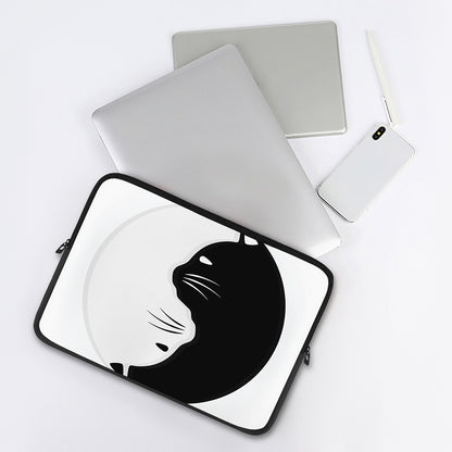 Black And White Cat Yin Yang Print Laptop Sleeve