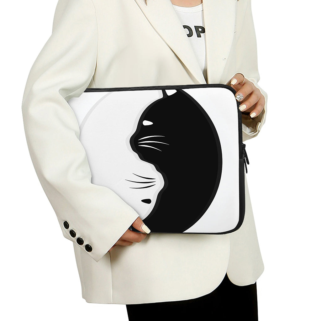 Black And White Cat Yin Yang Print Laptop Sleeve