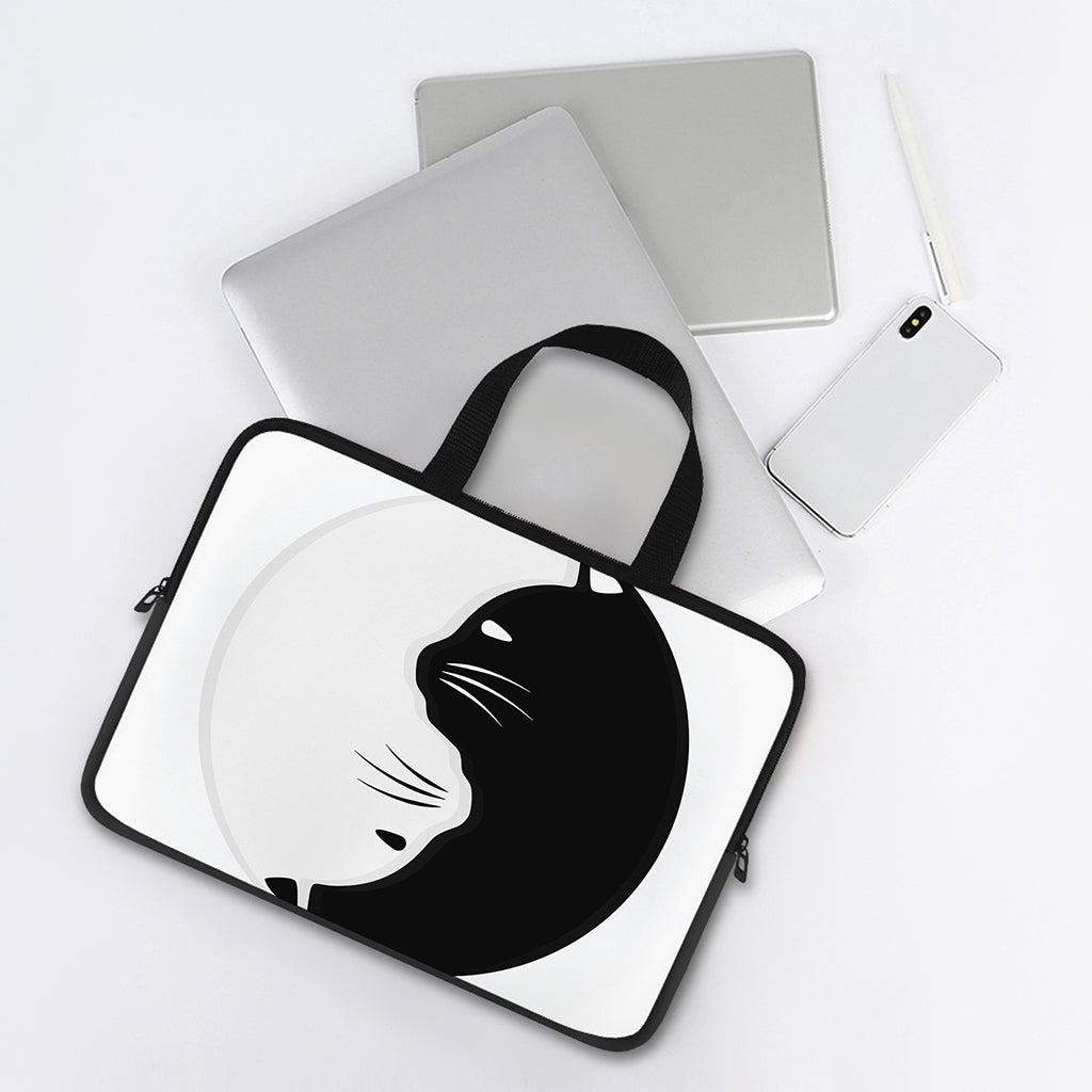 Black And White Cat Yin Yang Print Laptop Sleeve With Handle