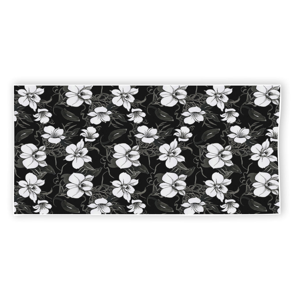 Black And White Cattleya Pattern Print Beach Towel