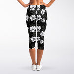 Black And White Cattleya Pattern Print Women's Capri Leggings