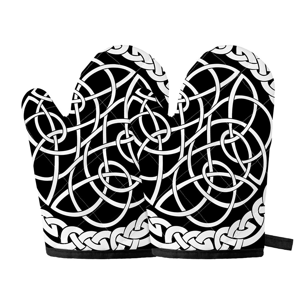 Black And White Celtic Knot Print Oven Mitts