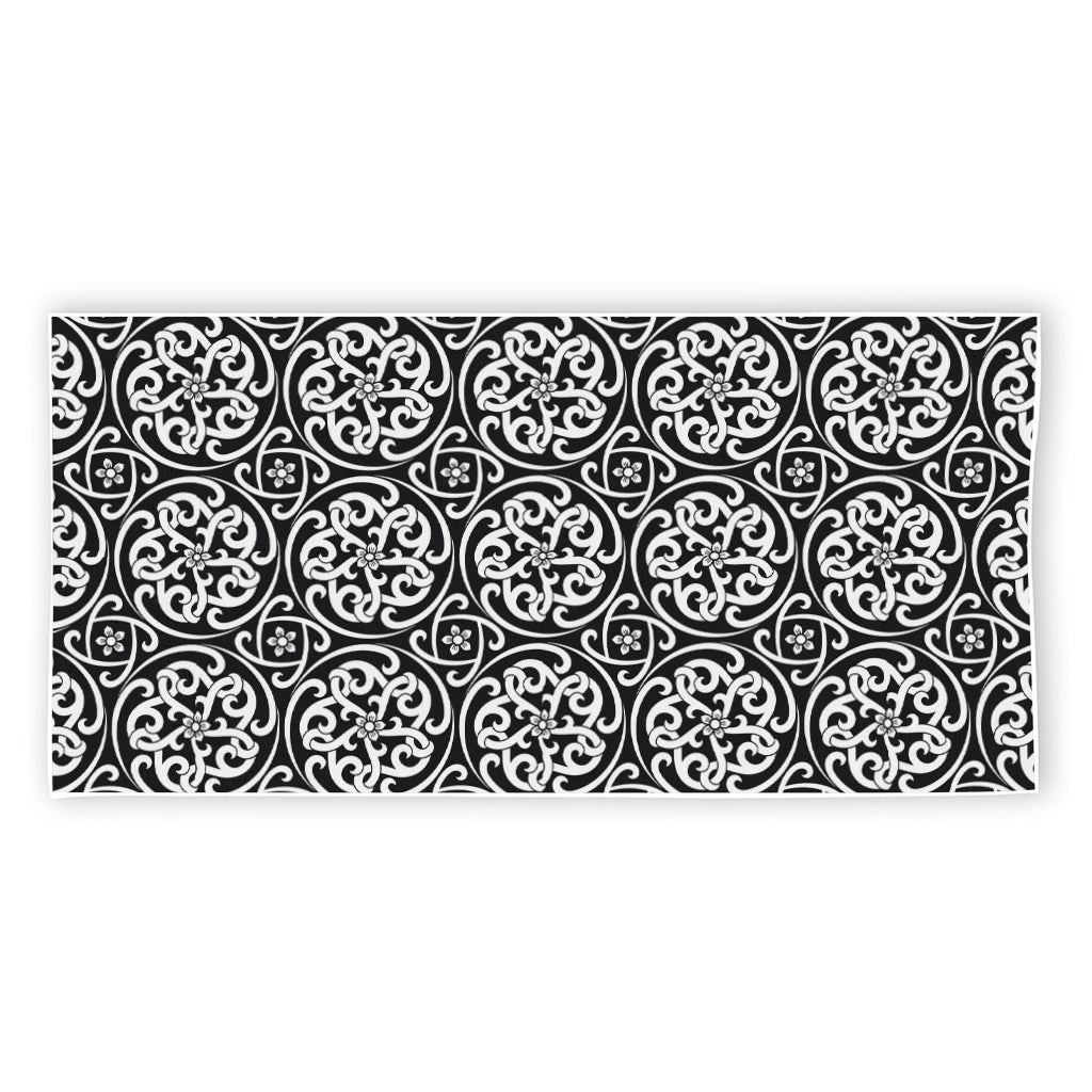 Black And White Celtic Pattern Print Beach Towel