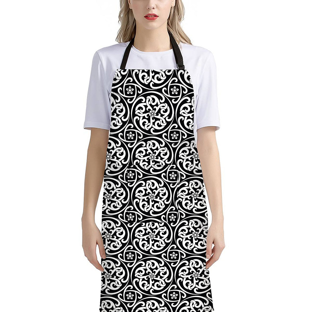 Black And White Celtic Pattern Print Bib Apron With Pocket