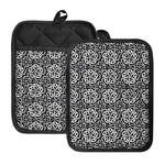 Black And White Celtic Pattern Print Pot Holders With Pocket