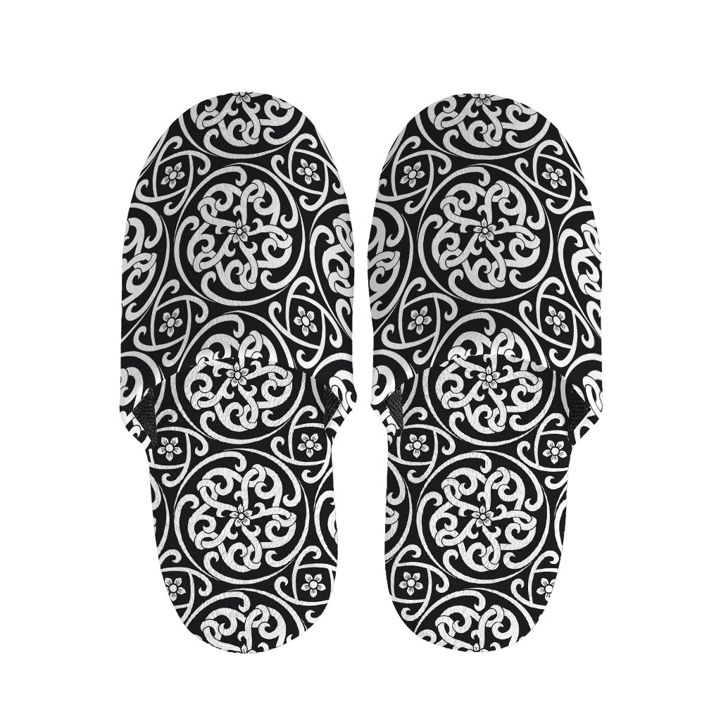 Black And White Celtic Pattern Print Slippers