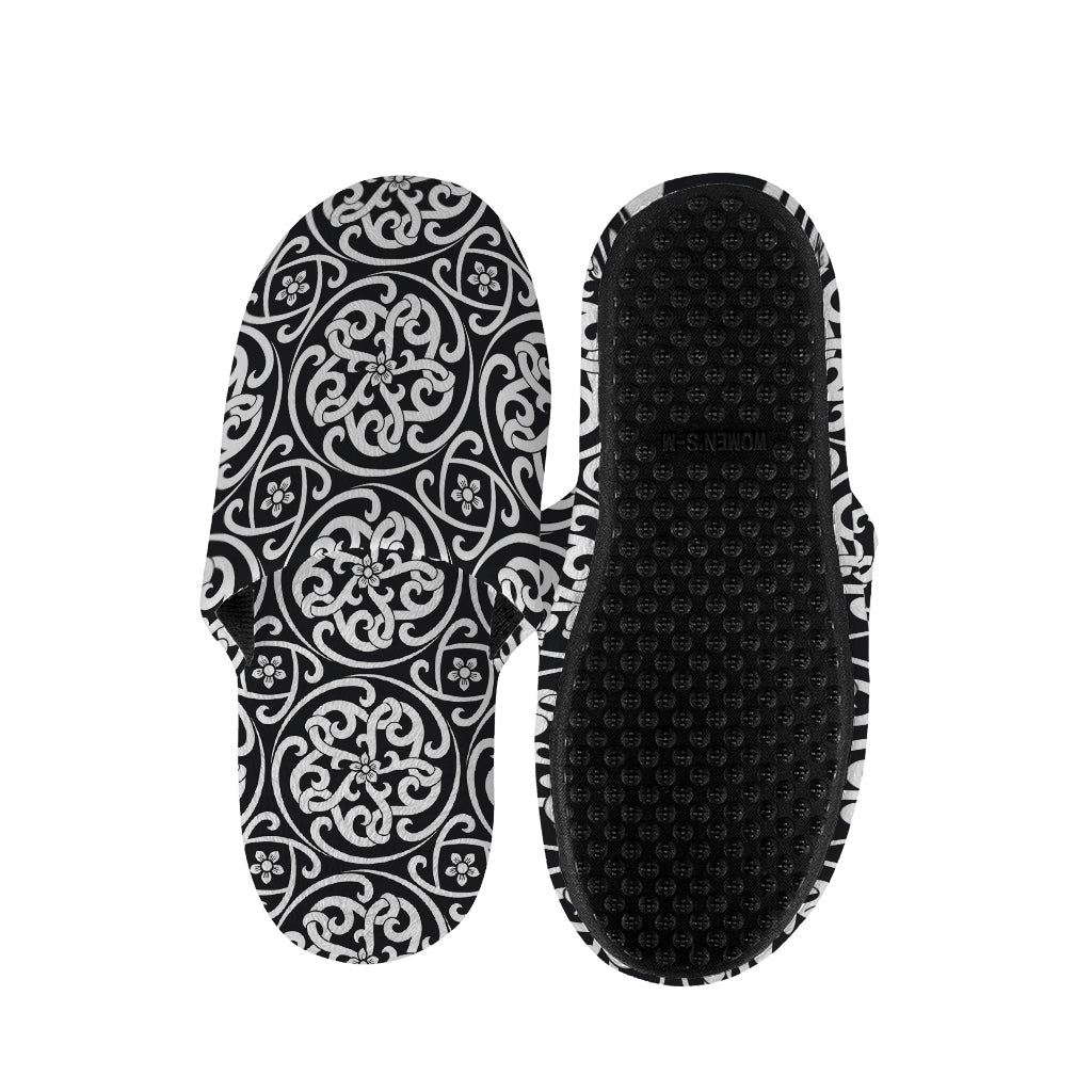Black And White Celtic Pattern Print Slippers