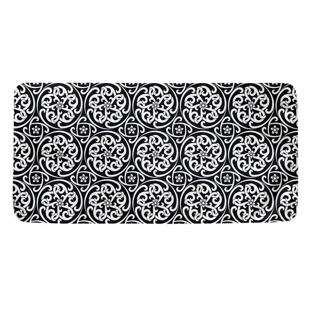 Black And White Celtic Pattern Print Towel