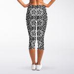 Black And White Celtic Pattern Print Women's Capri Leggings