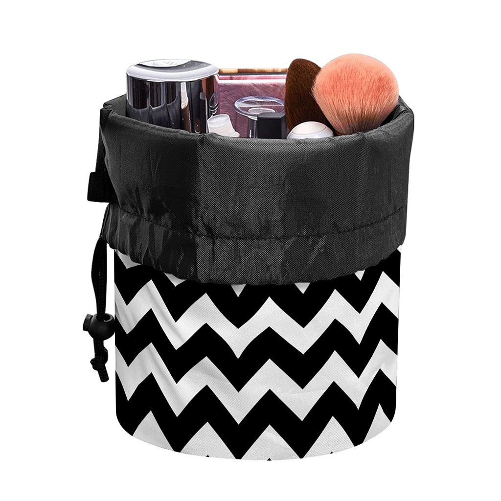 Black And White Chevron Pattern Print Drawstring Makeup Bag