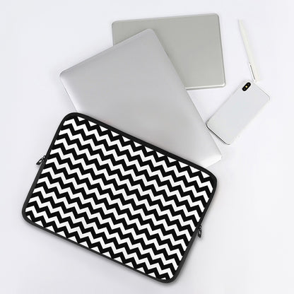Black And White Chevron Pattern Print Laptop Sleeve