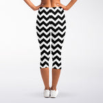 Black And White Chevron Pattern Print Women's Capri Leggings