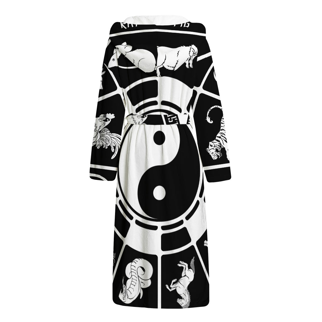 Black And White Chinese Zodiac Print Hooded Bathrobe