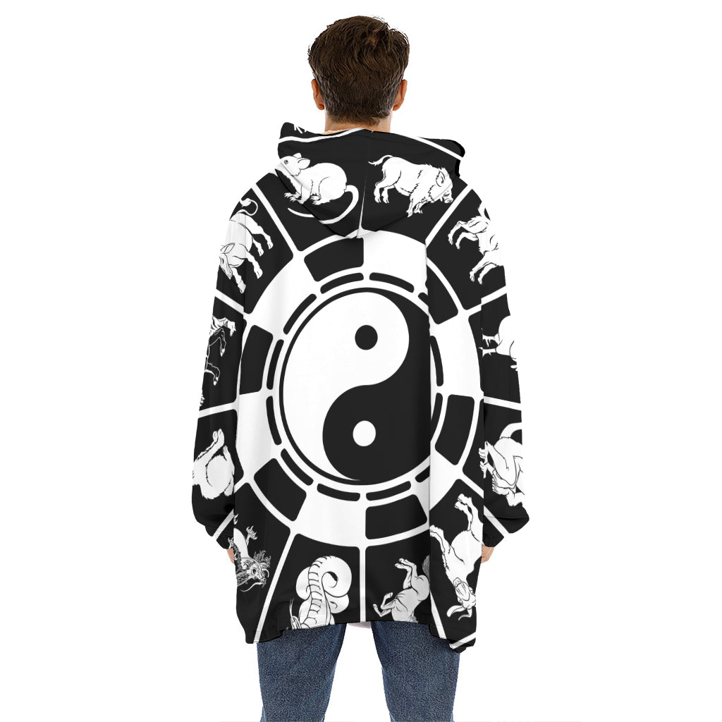 Black And White Chinese Zodiac Print Hoodie Blanket
