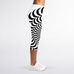 Black And White Circle Illusion Print Women's Capri Leggings