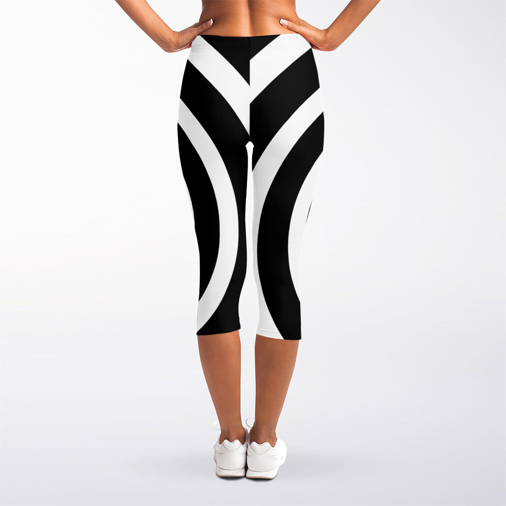 Black And White Circle Swirl Print Women's Capri Leggings