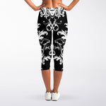Black And White Damask Pattern Print Women's Capri Leggings